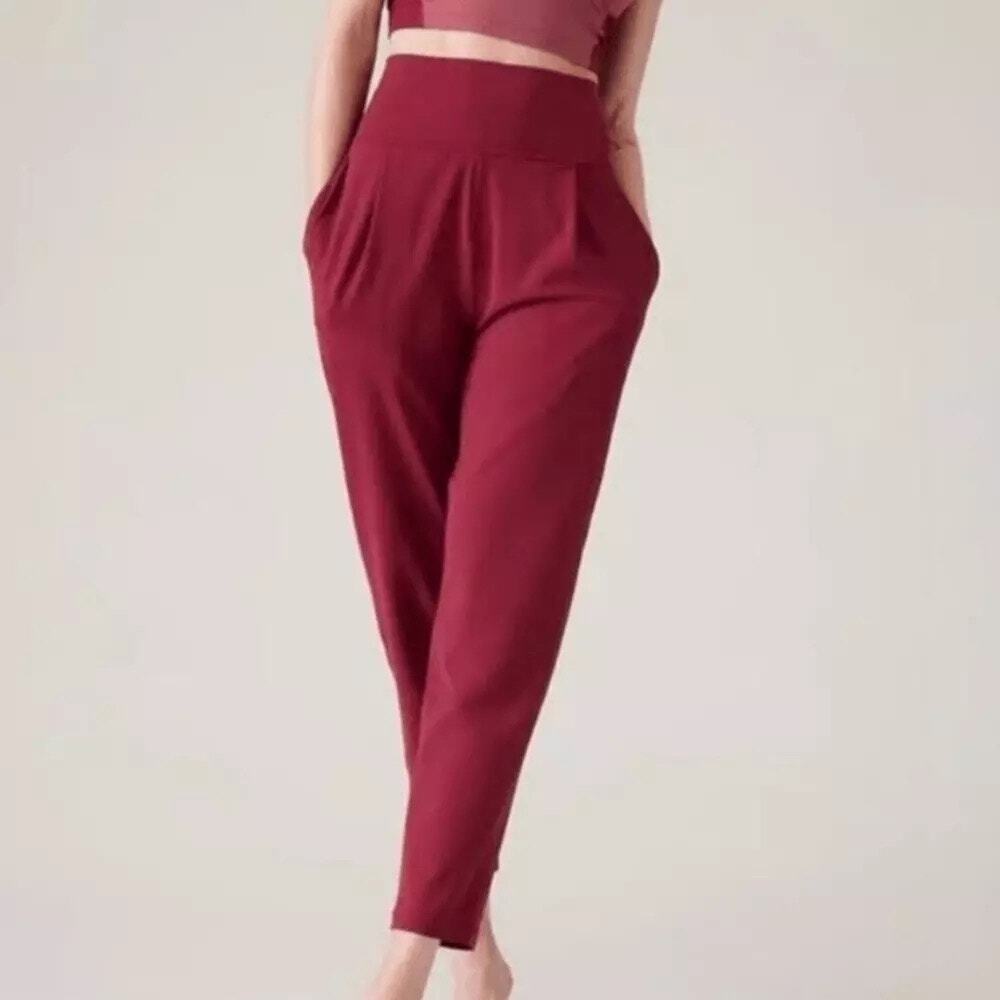 Athleta Elation Women Yoga Pants Coffeeberry Red Joggers Athleisure Small NWOT